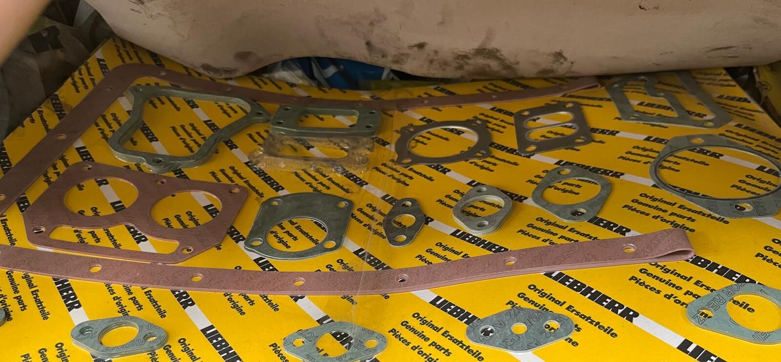 LIEBHERR - HYDRAULIC - CYLINDER - SEAL KIT